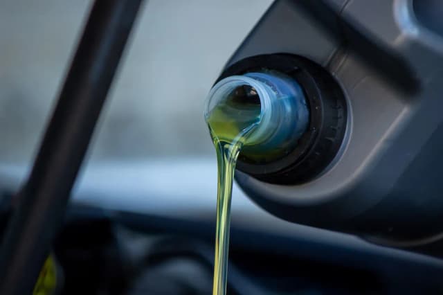 Opinie o oleju Motul: Czy warto zainwestować w ten produkt? Opinie o oleju Motul: Czy warto zainwestować w ten produkt?