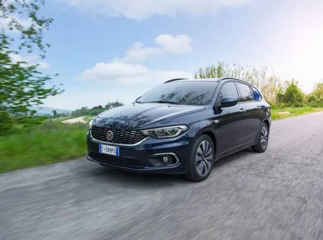 Fiat Tipo jaki silnik - poznaj wady i zalety różnych opcji silnikowych Fiat Tipo jaki silnik - poznaj wady i zalety różnych opcji silnikowych