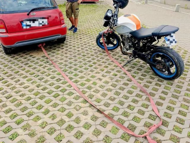 Czy masz prawo holować motocyklem inny motocykl? Sprawdź przepisy! Czy masz prawo holować motocyklem inny motocykl? Sprawdź przepisy!