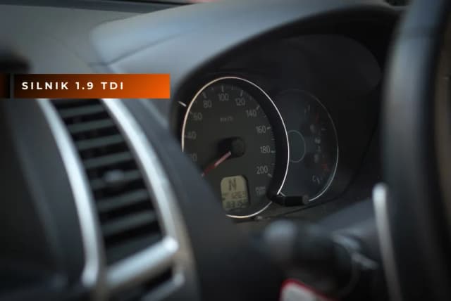 Ile oleju wchodzi do silnika 1.9 TDI 105 km? Sprawdź, aby uniknąć problemów Ile oleju wchodzi do silnika 1.9 TDI 105 km? Sprawdź, aby uniknąć problemów
