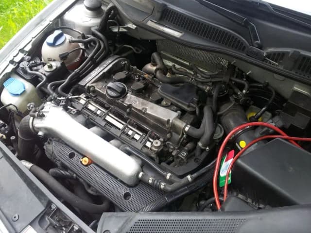 Czujnik temperatury silnika Audi A3 8P - gdzie jest i jak go znaleźć Czujnik temperatury silnika Audi A3 8P - gdzie jest i jak go znaleźć