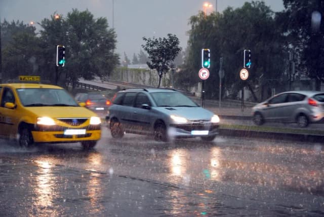 Jak hamować samochodem ze sprzęgłem, aby uniknąć niebezpieczeństw na drodze Jak hamować samochodem ze sprzęgłem, aby uniknąć niebezpieczeństw na drodze