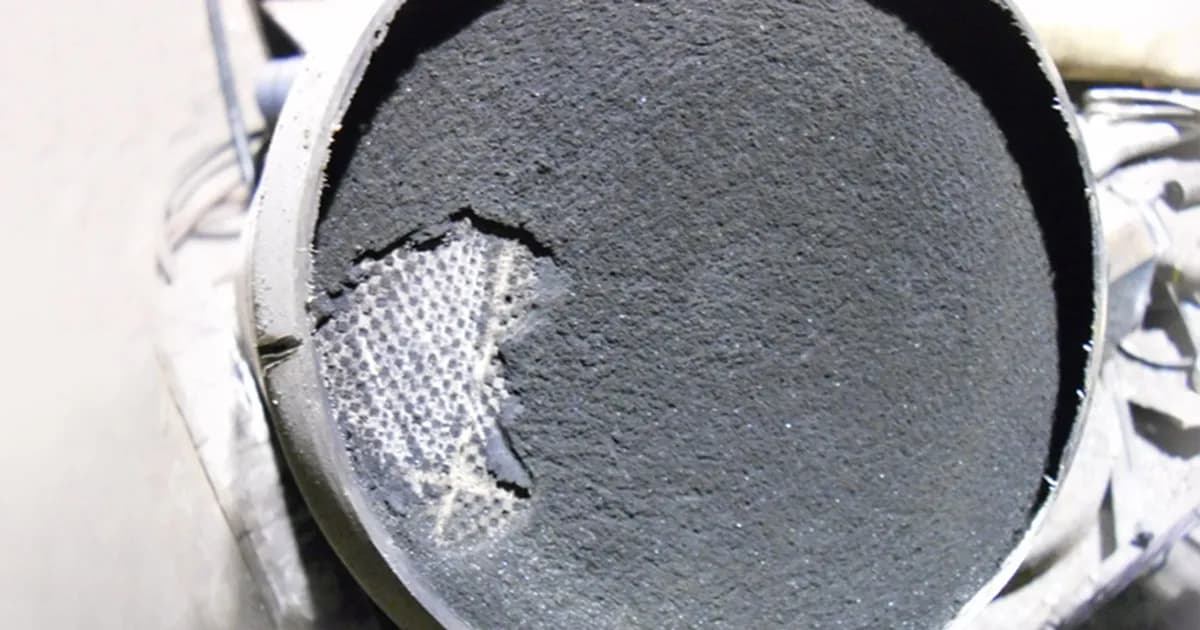 Uszkodzony DPF objawy: Jak rozpoznać problemy z filtrem cząstek stałych Uszkodzony DPF objawy: Jak rozpoznać problemy z filtrem cząstek stałych