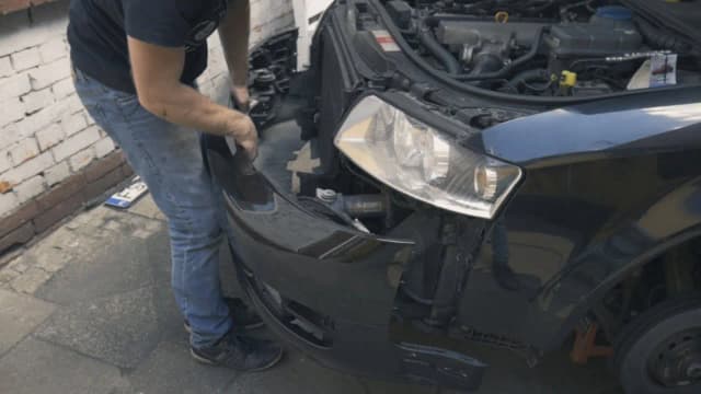Jak zdjąć zderzak Audi A6 C6 - uniknij uszkodzeń i oszczędź czas Jak zdjąć zderzak Audi A6 C6 - uniknij uszkodzeń i oszczędź czas